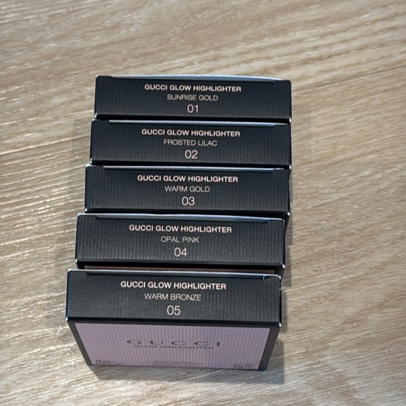 GUCCI GLOW HIGHLIGHTER - various shades available - Picture 3 of 3